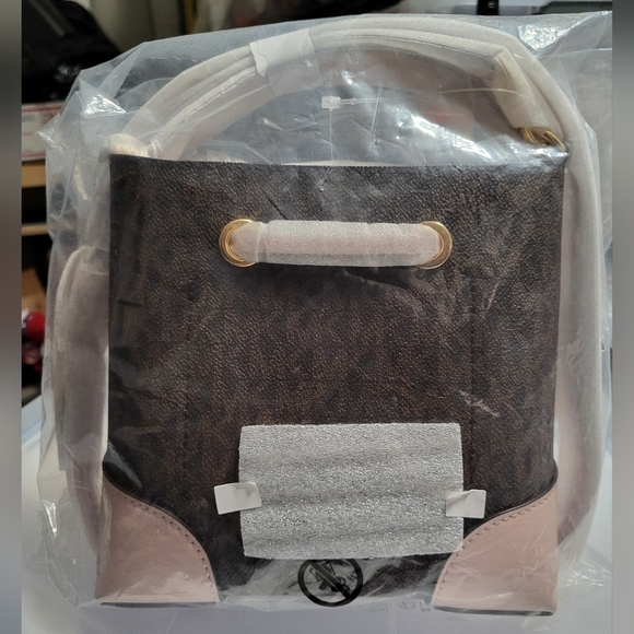 Michael Kors Mercer Small Logo Bucket Bag Powder Blush, 7×7.5×4.5, NWT - Picture 5 of 5